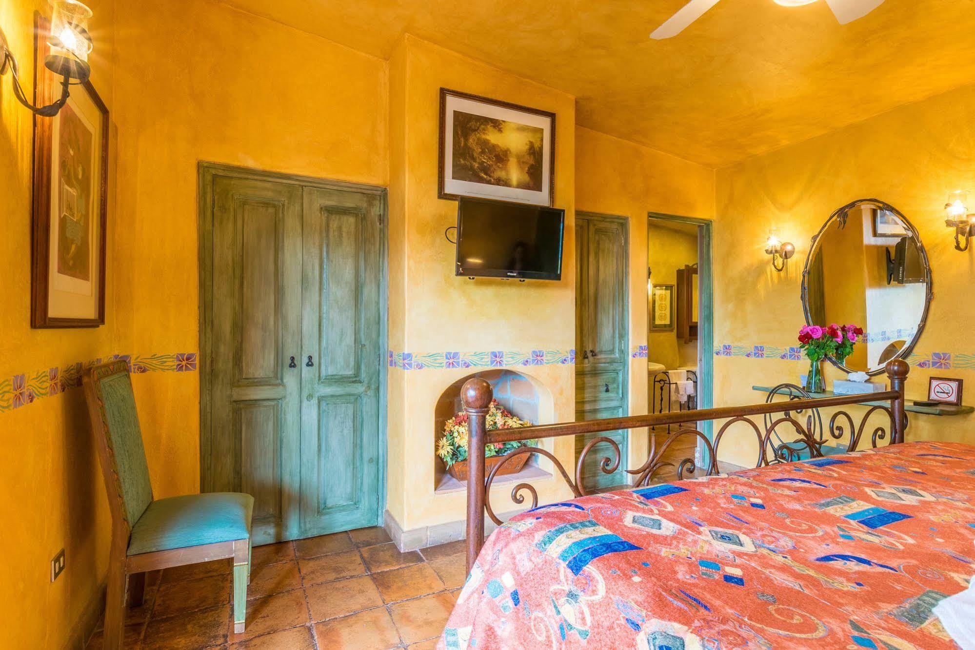 Casa Puesta Del Sol Hotel Сан Мигел де Аленде Екстериор снимка